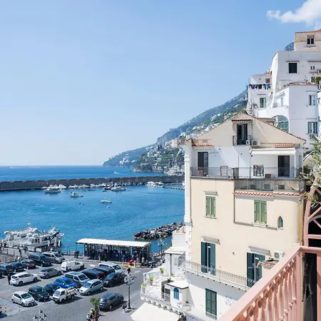 Abbraccio Boutique Retreat B&B 아말피